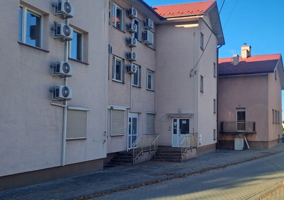 Kolejna wysoka dotacja ze środków UE dla Gminy Wieprz oraz ograniczenie w ruchu pojazdów przy Urzędzie Gminy w Wieprzu